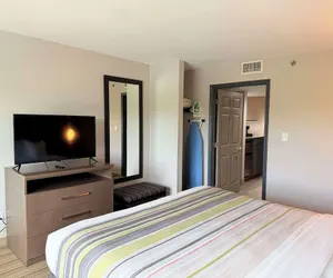 Photo 2 - Country Inn & Suites by Radisson, Harlingen, TX