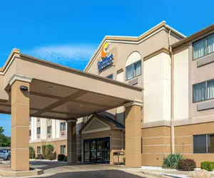 Photo 2 - Comfort Inn & Suites Jackson