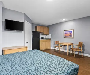 Photo 2 - Suburban Studios Stuart near Federal Hwy 1