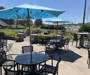 Photo 2 - Barker's Island Inn Resort