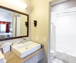 Photo 5 - Red Roof Inn Lompoc