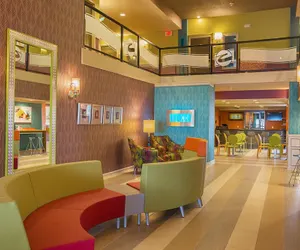 Photo 2 - Clarion Inn & Suites Evansville Eastland Area