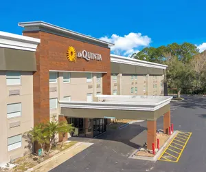Photo 2 - La Quinta Inn & Suites by Wyndham Jacksonville Mandarin