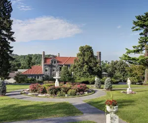 Photo 2 - Tarrytown House Estate