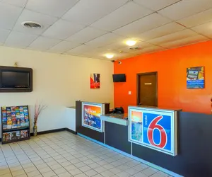 Photo 4 - Motel 6 Longview, TX - North