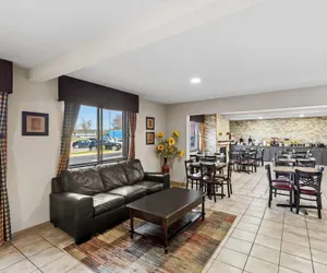 Photo 4 - Days Inn & Suites by Wyndham Des Moines Airport