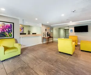 Photo 3 - La Quinta Inn by Wyndham Ft. Lauderdale Tamarac East