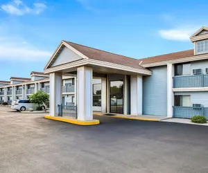 Photo 2 - Super 8 by Wyndham La Crosse