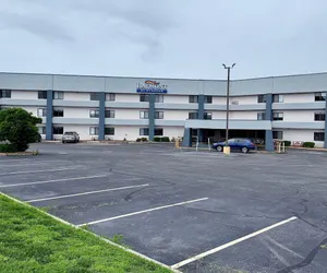 Photo 2 - Baymont by Wyndham Columbia, MO