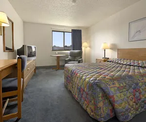 Photo 2 - Super 8 Springfield North I-44