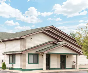 Photo 2 - Super 8 by Wyndham Twinsburg/Cleveland Area