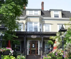 Photo 2 - The Peacock Inn, an Ascend Collection Hotel