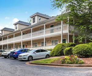 Photo 2 - HomeTowne Studios by Red Roof Atlanta - Lawrenceville