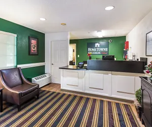 Photo 5 - HomeTowne Studios by Red Roof Atlanta - Lawrenceville