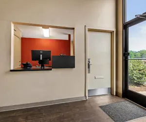 Photo 5 - Suburban Studios Brentwood – Nashville