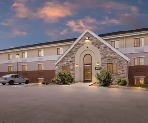 Photo 2 - Suburban Studios Brentwood – Nashville