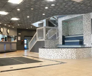 Photo 2 - American Inn & Suites Waterford