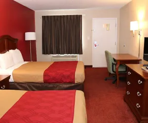 Photo 4 - STUDIOS & SUITES 4 LESS CHESAPEAKE