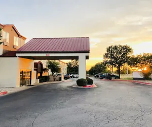 Photo 2 - Red Roof Inn Austin - Round Rock