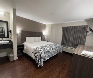 Photo 2 - Red Roof Inn Austin - Round Rock