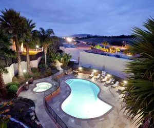 Photo 2 - Holiday Inn Express Grover Beach by IHG