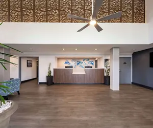 Photo 4 - Best Western Inn & Suites Lemoore