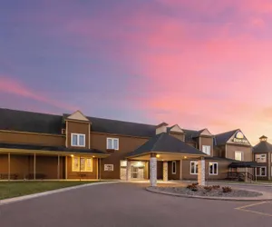 Photo 2 - Days Inn by Wyndham Hutchinson