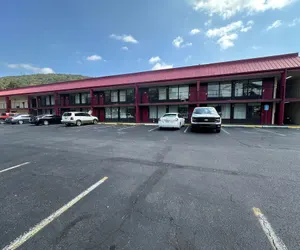 Photo 2 - Hotel Red Rose by Townhouse Covington I-64