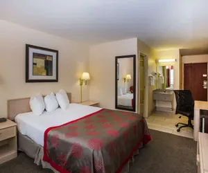 Photo 5 - Ramada by Wyndham Sioux Falls