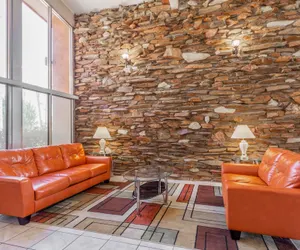 Photo 3 - Howard Johnson by Wyndham Phoenix Airport/Downtown Area