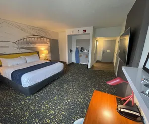 Photo 5 - St. Louis Airport Hotel