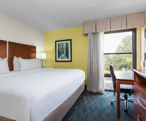 Photo 5 - Holiday Inn Express Hotel & Suites Wilmington-University Ctr, an IHG Hotel