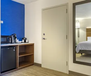 Photo 5 - Holiday Inn Express Hotel & Suites Albuquerque Midtown by IHG