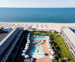 Photo 2 - Riviera Beach Resort