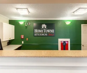 Photo 5 - HomeTowne Studios by Red Roof Atlanta NE - Downtown Norcross