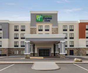Photo 2 - Holiday Inn Express and Suites Indianapolis W- Airport Area by IHG