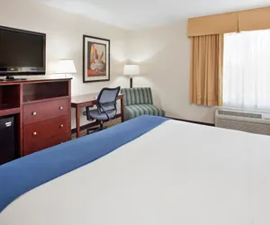 Photo 3 - Holiday Inn Express Scottsdale North