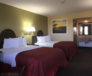 Photo 4 - Days Inn by Wyndham Tucson Airport