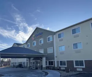 Photo 2 - Comfort Suites Omaha Northwest