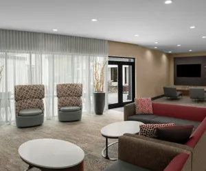 Photo 2 - Courtyard by Marriott Charlotte Airport North