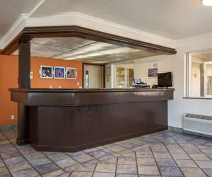 Photo 3 - Motel 6 Portland, OR Mall 205