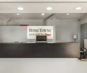 Photo 3 - HomeTowne Studios & Suites by Red Roof Greensboro