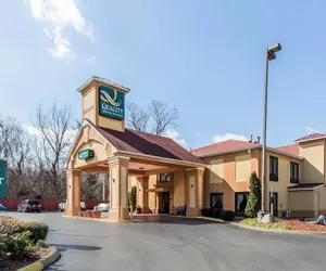 Photo 2 - Quality Inn & Suites Memphis East