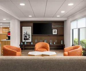 Photo 3 - Hampton Inn Miami-Airport West