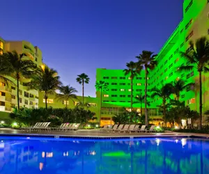 Photo 2 - Holiday Inn Miami Beach - Oceanfront by IHG