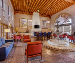 Photo 3 - Comfort Suites Tucson near Sabino Canyon