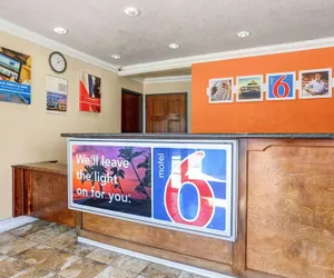 Photo 3 - Motel 6 Fresno, CA - Belmont Ave