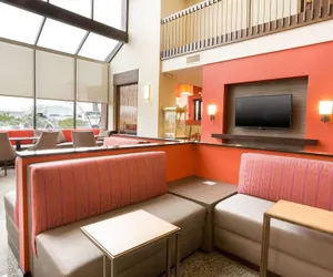 Photo 4 - Drury Inn & Suites St. Louis Airport