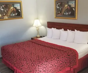 Photo 5 - Days Inn by Wyndham Orlando Downtown