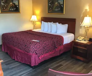 Photo 3 - Days Inn by Wyndham Orlando Downtown